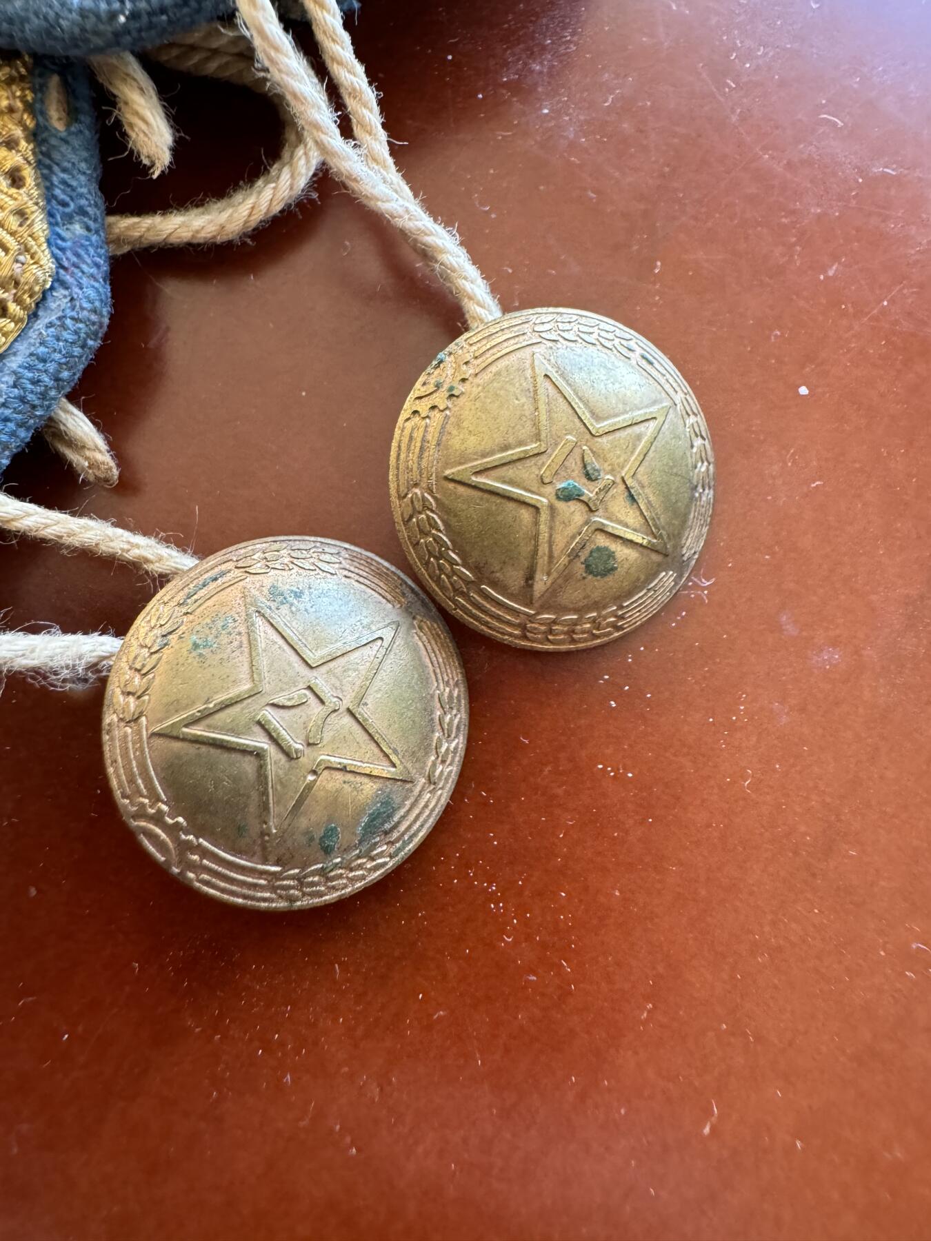 五哥徽章群   15号周六晚上八点4群联拍