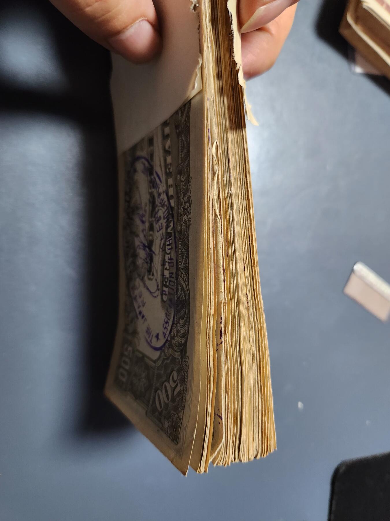 11月16号晚上8点 外国纸币自动截拍第60场 菲律宾军票500美品一刀1 0张 大面值稀少