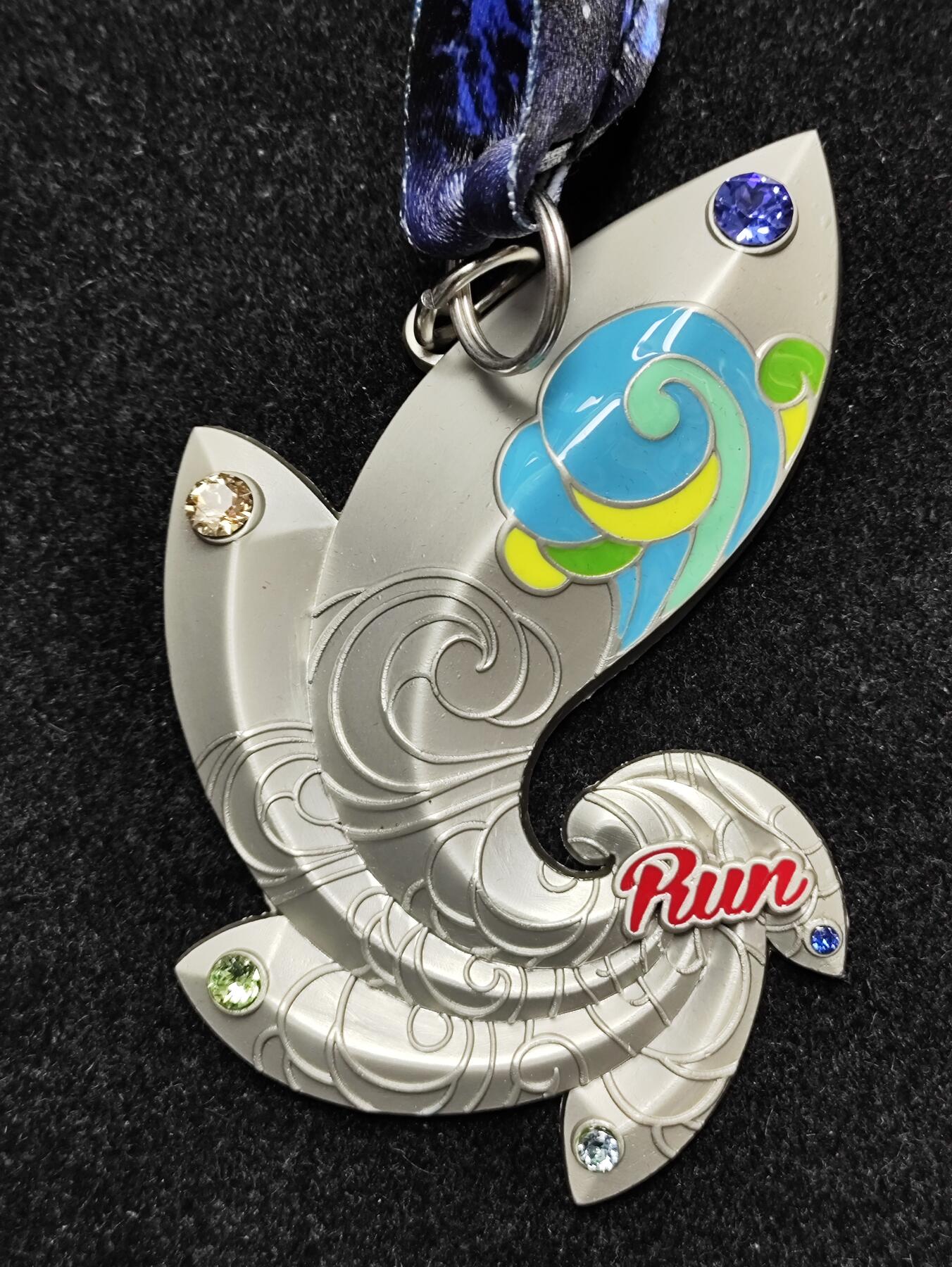 体育马拉松奖牌 悦跑圈大连线上马拉松半马奖牌