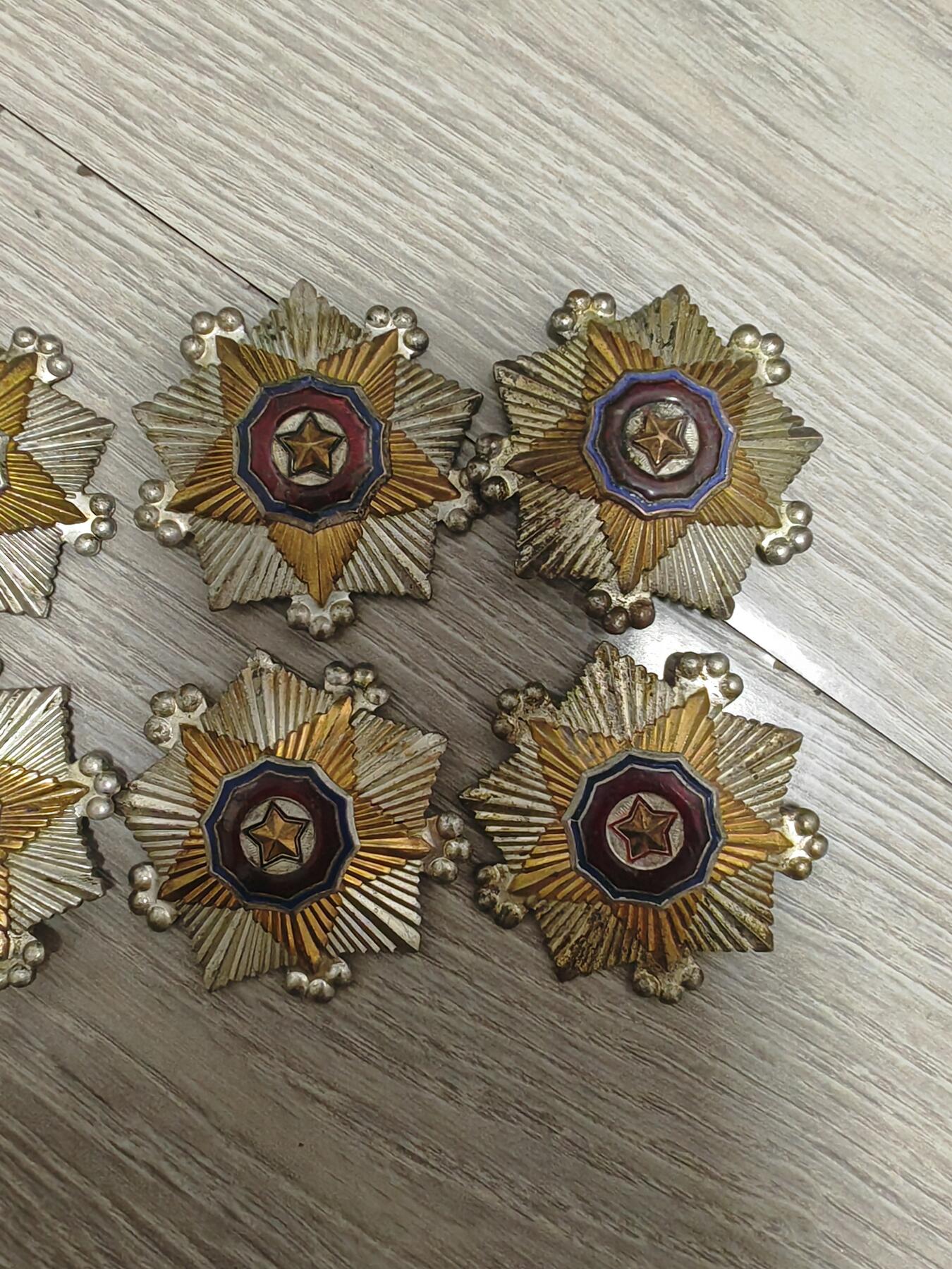 朝鲜二级章10枚