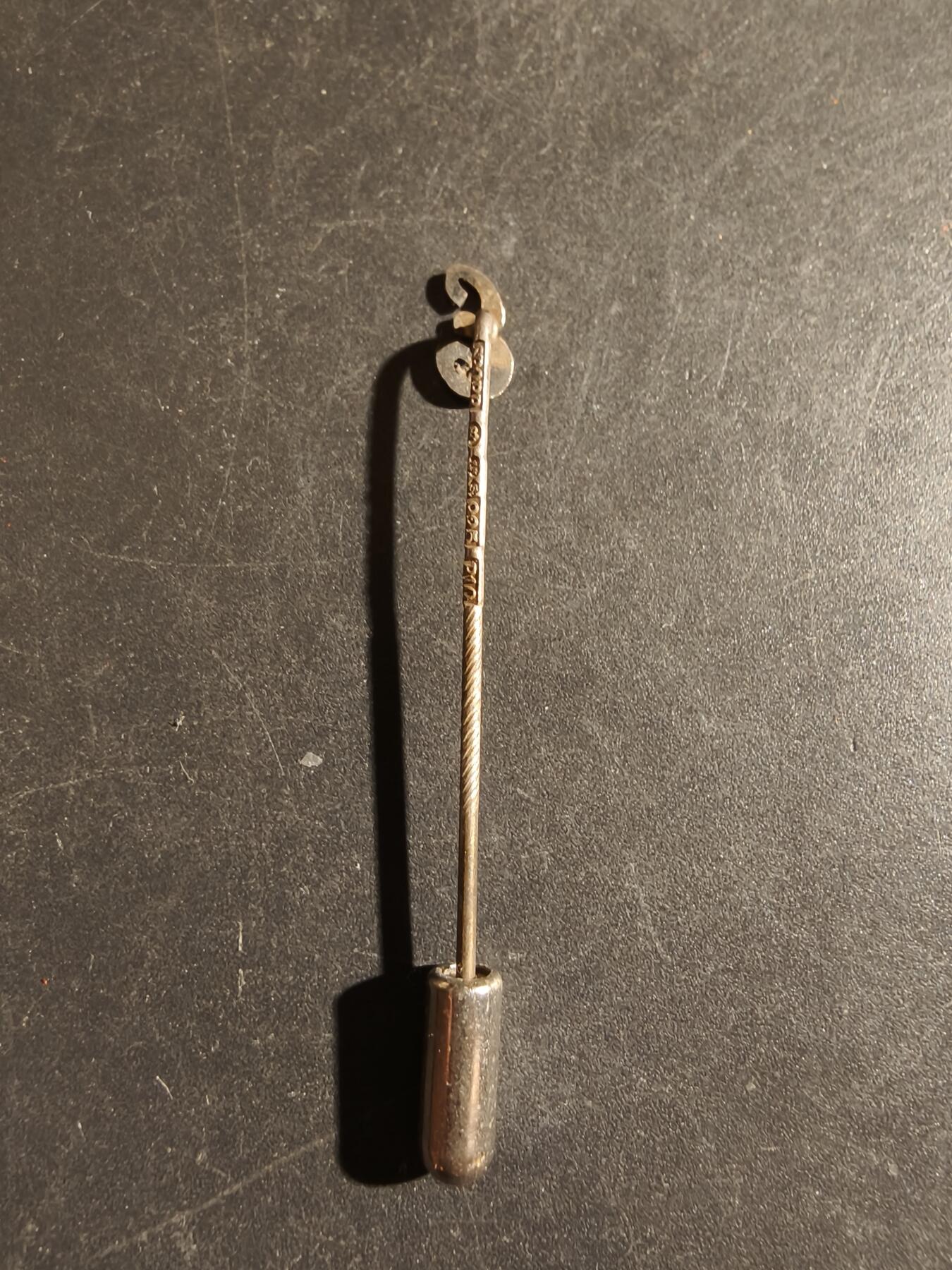 老王徽章第163期 13-15日三场连拍 16日统一发货  13、14日结束后可寄存 丹麦针插    925银     1g