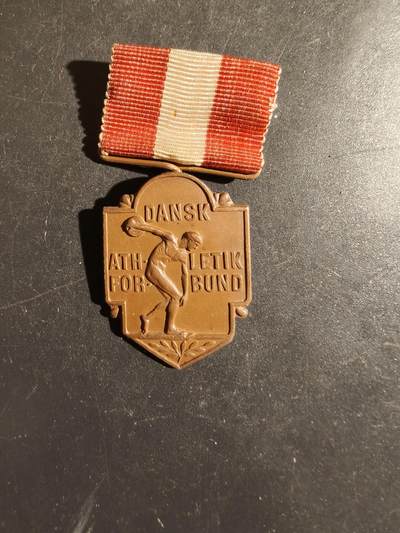 老王徽章第163期 13-15日三场连拍 16日统一发货  13、14日结束后可寄存 - 丹麦田径协会纪念章    1929年