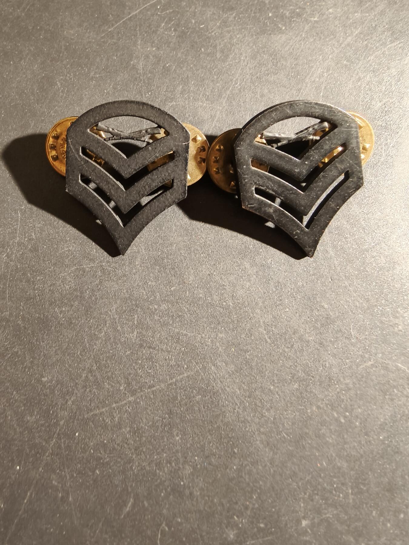 老王徽章第163期 13-15日三场连拍 16日统一发货  13、14日结束后可寄存 美国参谋军士金属军衔一组