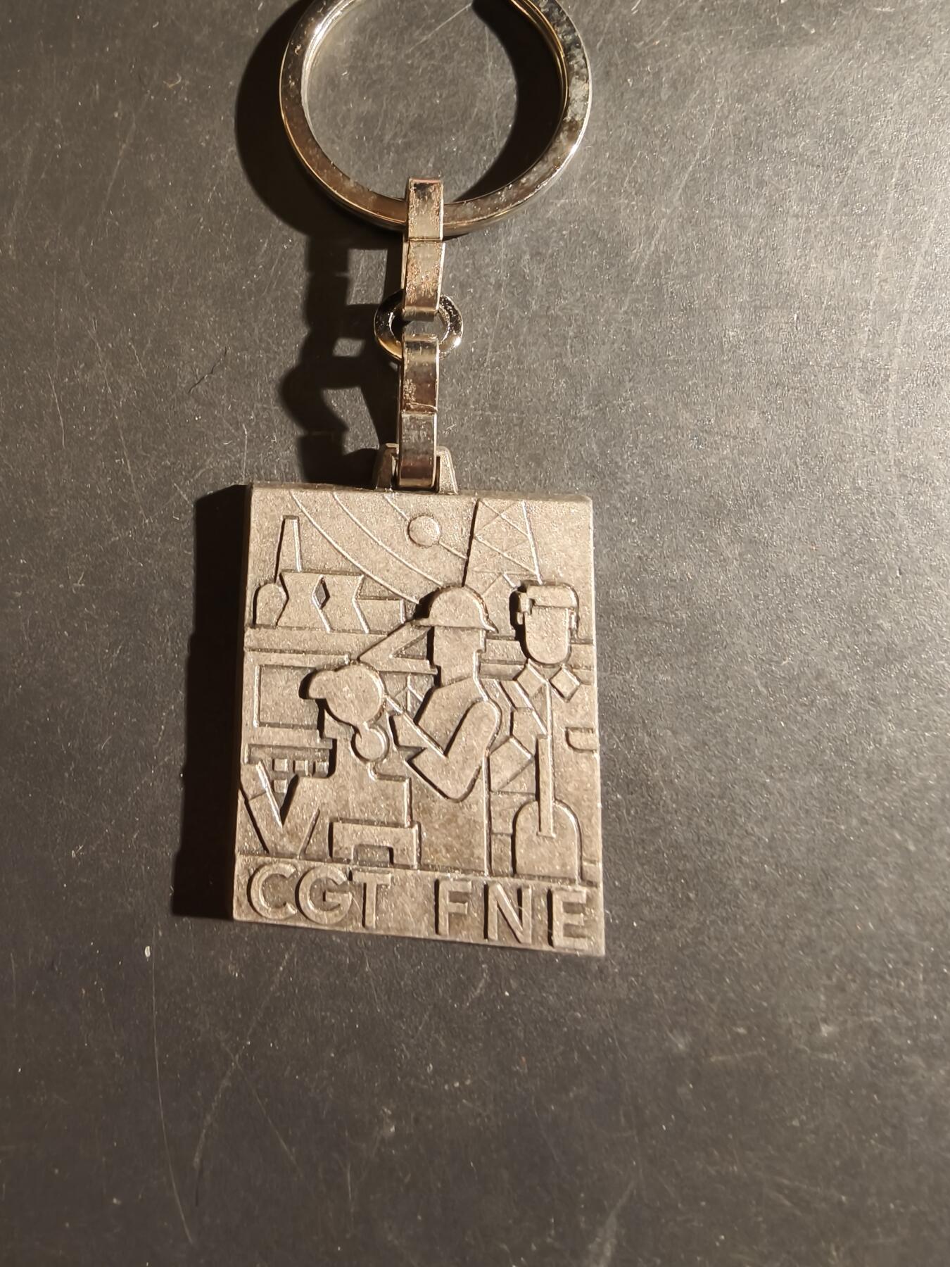 老王徽章第163期 13-15日三场连拍 16日统一发货  13、14日结束后可寄存 法国总工会纪念章