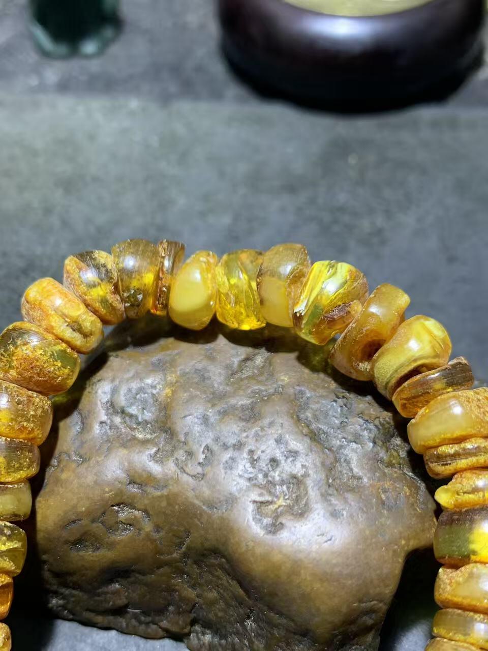 天然原矿俄料蜜蜡原皮随形手串1条！！