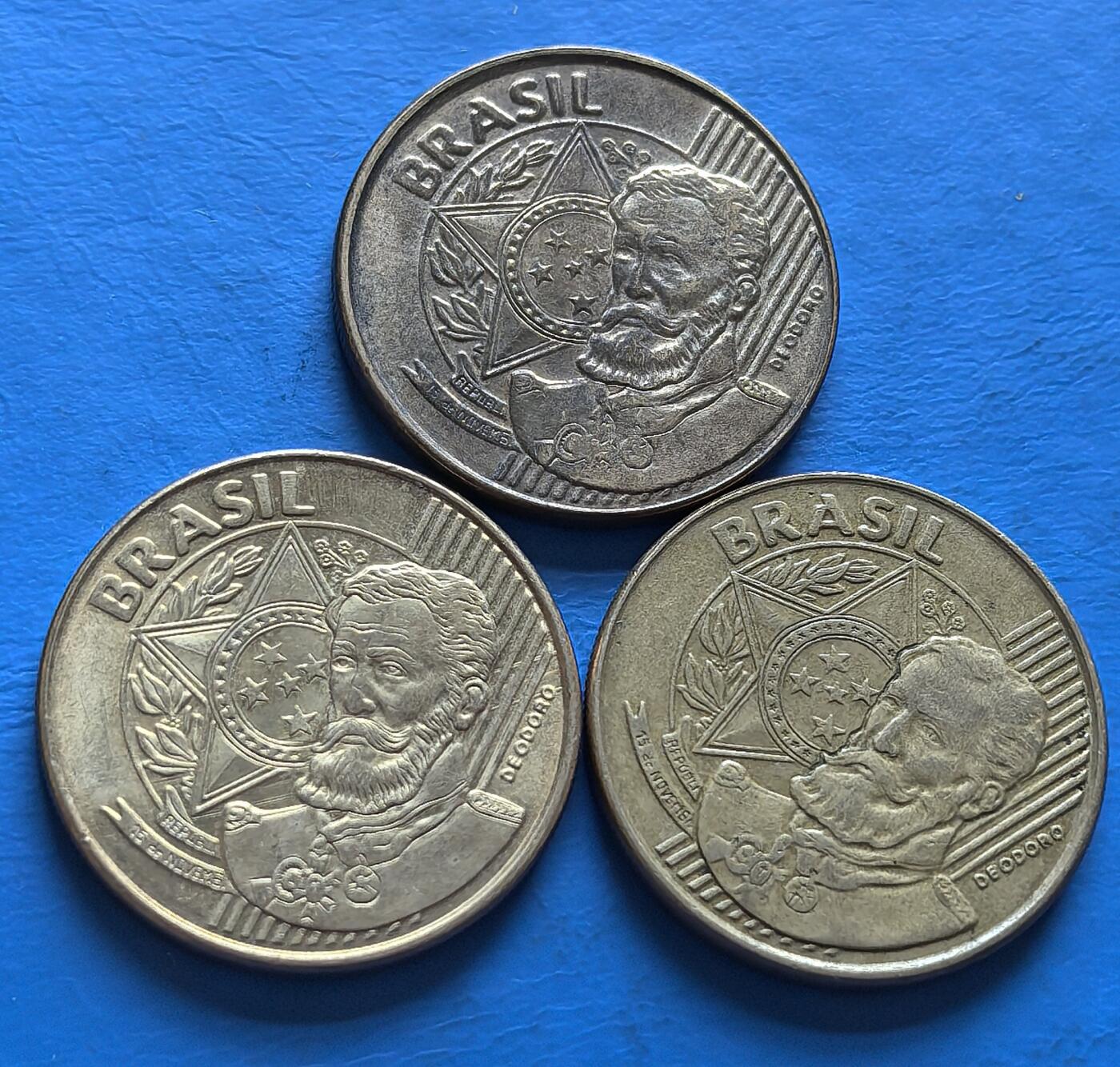 外国优质老铜币银币，周六九点倒数截拍，满百包邮，可寄存半年，喜欢朋友微信扫描二维码可直接参拍