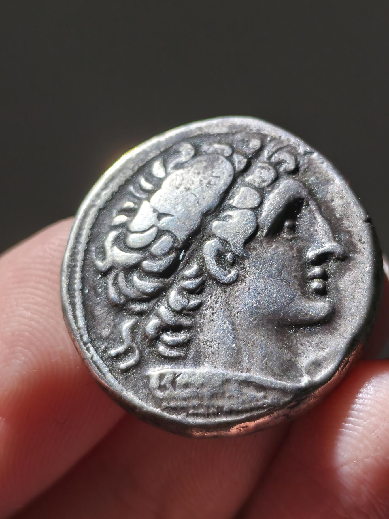 星盘世界钱币十一月二十二日古典币精品专场 典藏精品！少见！希腊化-古埃及托勒密十二世四德拉克马银币，公元前79-78年，正面为带着王冠的托勒密一世，背面为栖息在闪电上的鹰