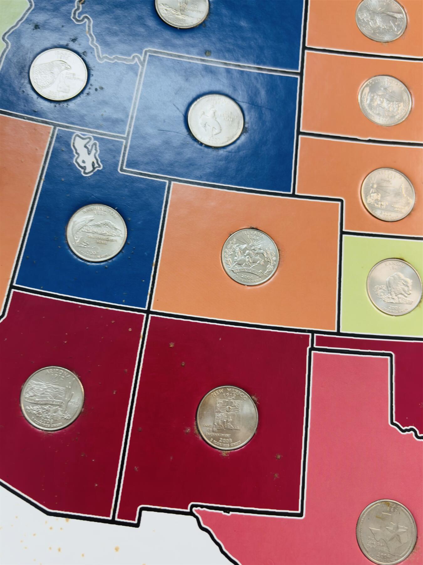 文馨钱币收藏第 281 场，【 长期接收代拍品】银元，银币，套币，纸币专场（本场截拍后休息三天，19 号发货） 美国州币一册 50 枚套币，收藏一步到位，册子很大很重