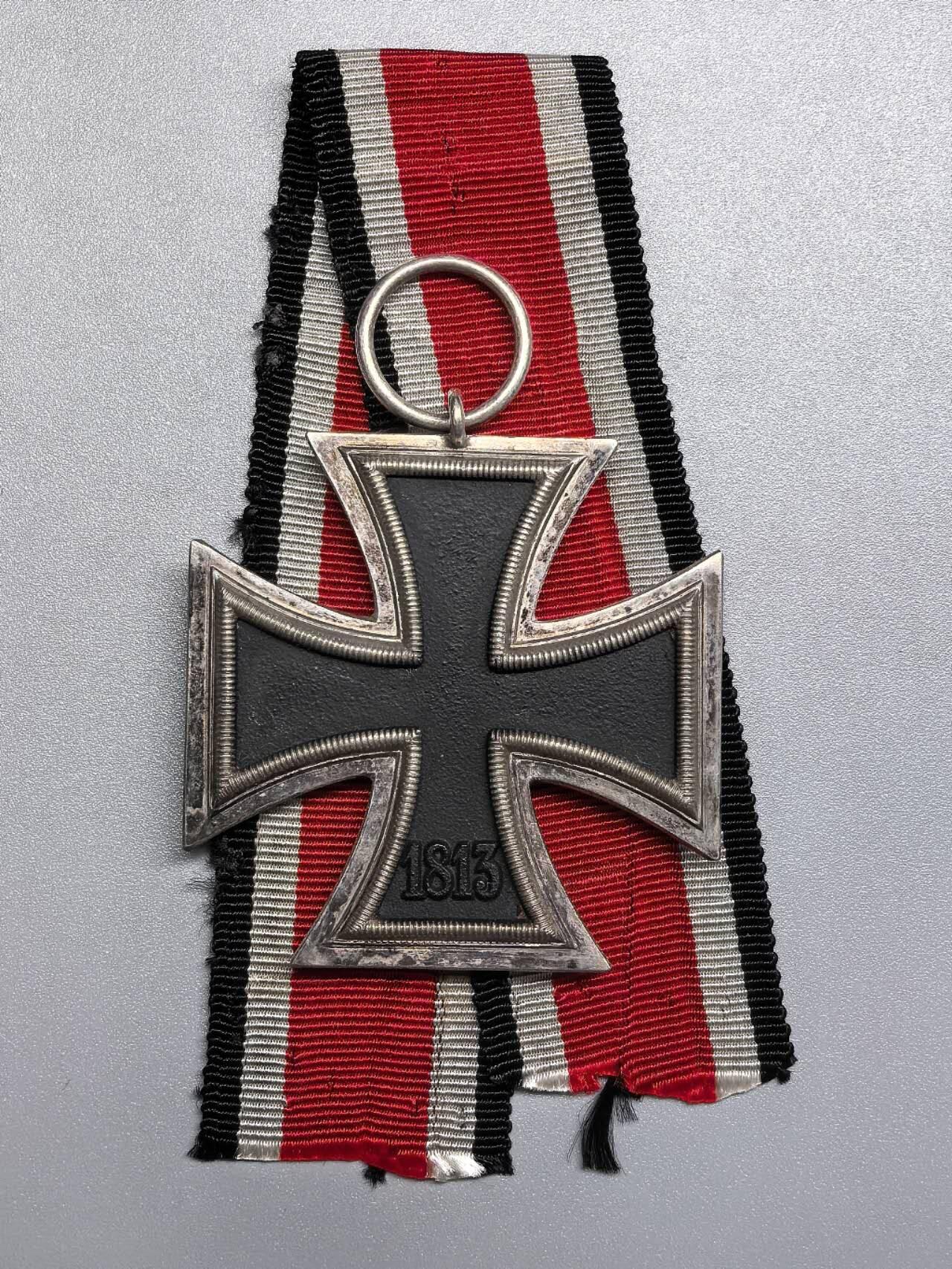 小驴勋章奖章收藏11月15日周六晚五点拍卖（珍爱和平，收藏战争，铭记历史，勿忘国耻，忠党爱国。有偿代拍，送拍规则在简介最后，参拍须阅读规则后再参拍，关系到运费包装发货时效真假辨别等关键信息，拍卖时不再发原图，看大图店主微信码在拍卖店铺介绍里） d3EKII，铁质核心黑漆，早期版本，窄绶带