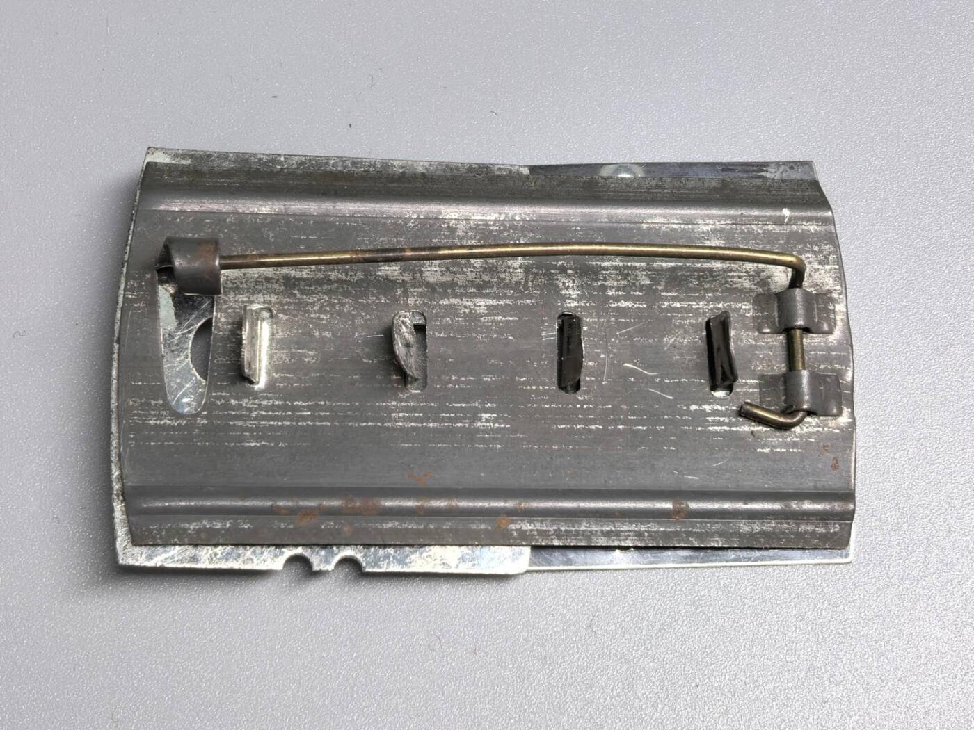 小驴勋章奖章收藏11月15日周六晚五点拍卖（珍爱和平，收藏战争，铭记历史，勿忘国耻，忠党爱国。有偿代拍，送拍规则在简介最后，参拍须阅读规则后再参拍，关系到运费包装发货时效真假辨别等关键信息，拍卖时不再发原图，看大图店主微信码在拍卖店铺介绍里）