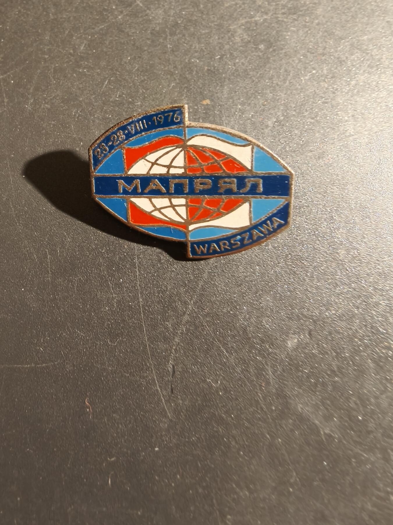 老王徽章第163期 13-15日三场连拍 16日统一发货  13、14日结束后可寄存 波兰华沙俄语教师和俄语文学国际协会徽章