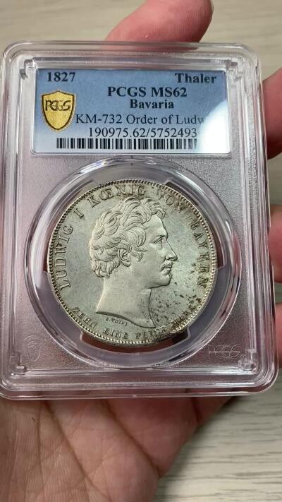 万国钱币拍卖第055期 PCGS MS62 1827年巴伐利亚路德维希勋章历史大泰勒 1827年8月25日路德维希一世以国王之名设立路德维希勋章 用以表彰为王国服务满50周年的杰出人员 并敕令造币厂发行此历史泰勒加以纪念 系列中罕见品种 阴阳调和单面五彩 状态难得
