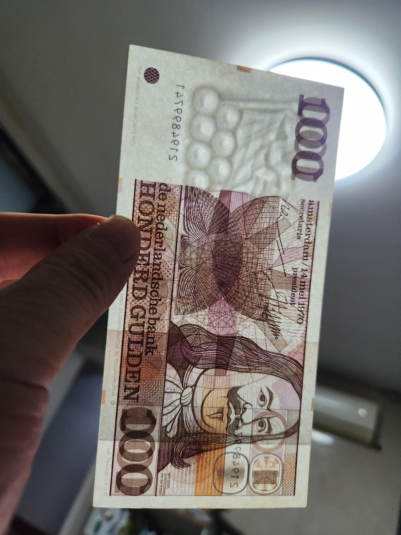 11月15号晚上8点 外国纸币自动截拍第58场 荷兰100盾 近新