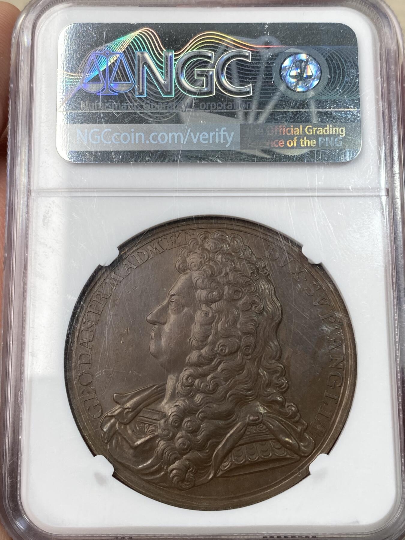 万国钱币拍卖第055期 NGC MS63 1702年英国安妮女王纪念乔治王子晋升为三军总司令禾海军上将大铜章 铜制相对少见 原味UNC收藏级