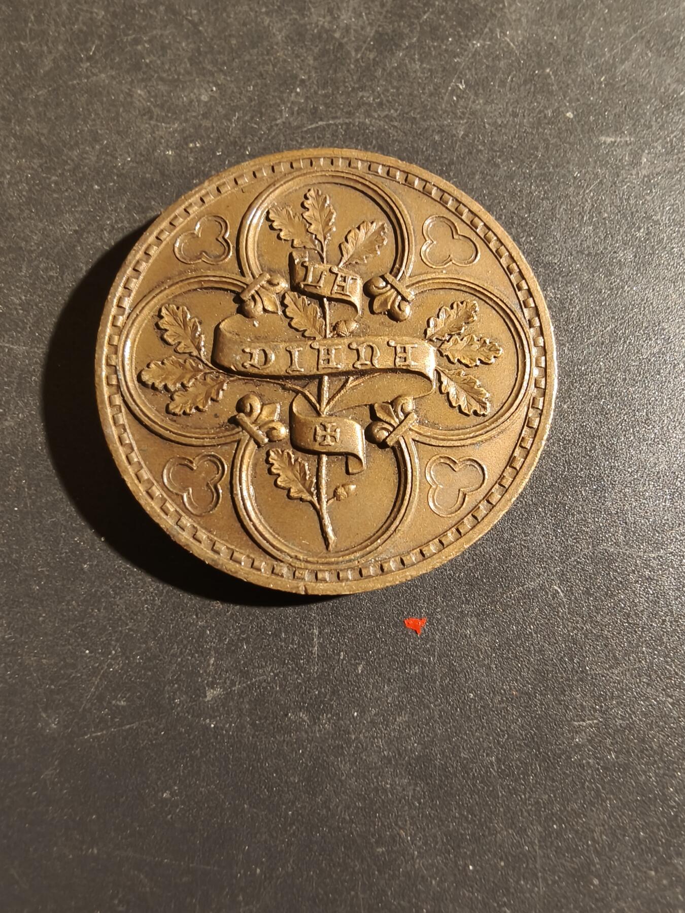 老王徽章第163期 13-15日三场连拍 16日统一发货  13、14日结束后可寄存 法国历史协会大铜章    直径34mm.    重量20g