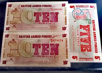 全新英国1972年第六系列军票5、10便士靓品纸币3枚一组 - 全新英国1972年第六系列军票5、10便士靓品纸币3枚一组