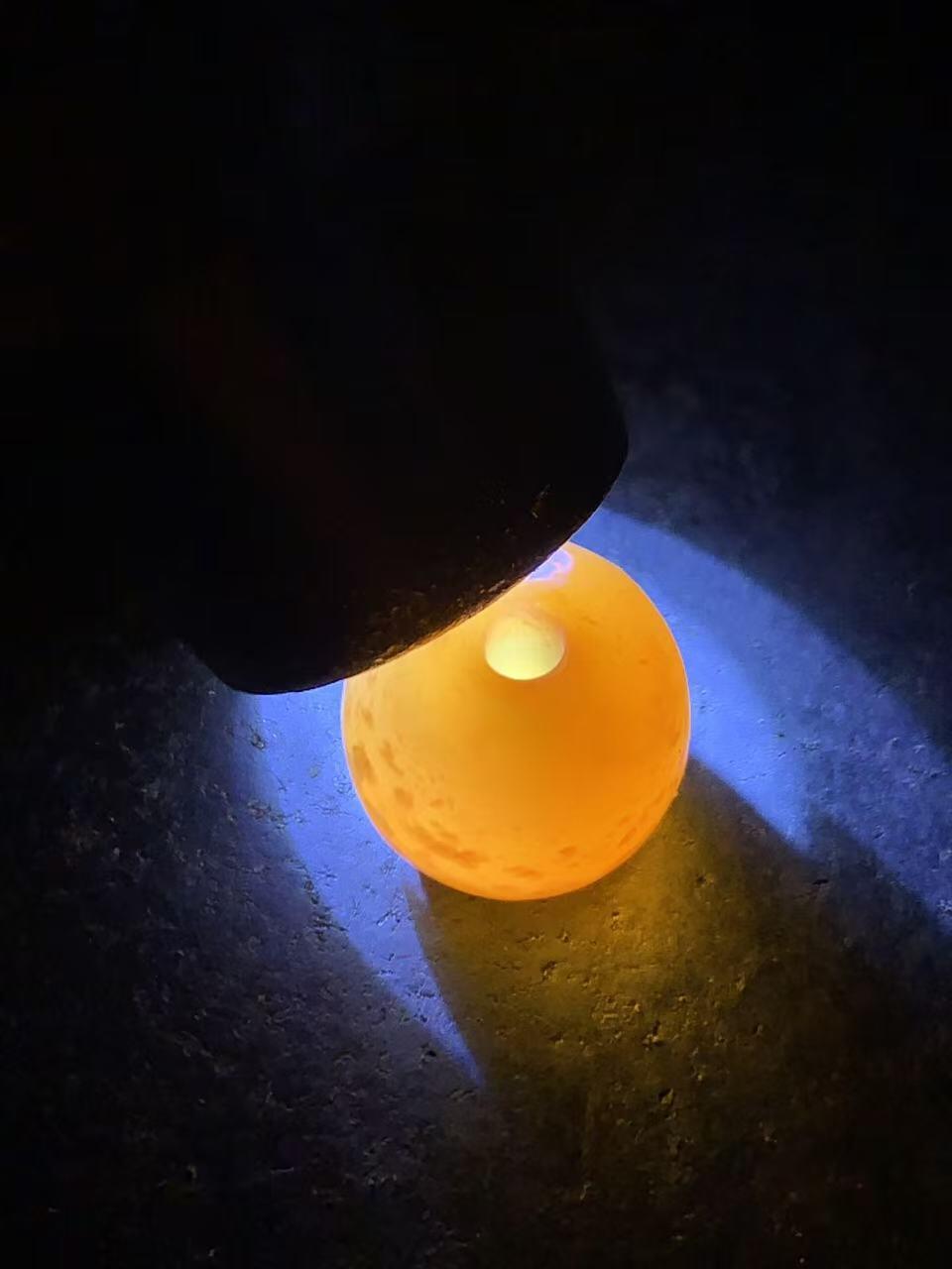 高玉化橘黄色奶油皮风化纹玛瑙随形老形珠一颗