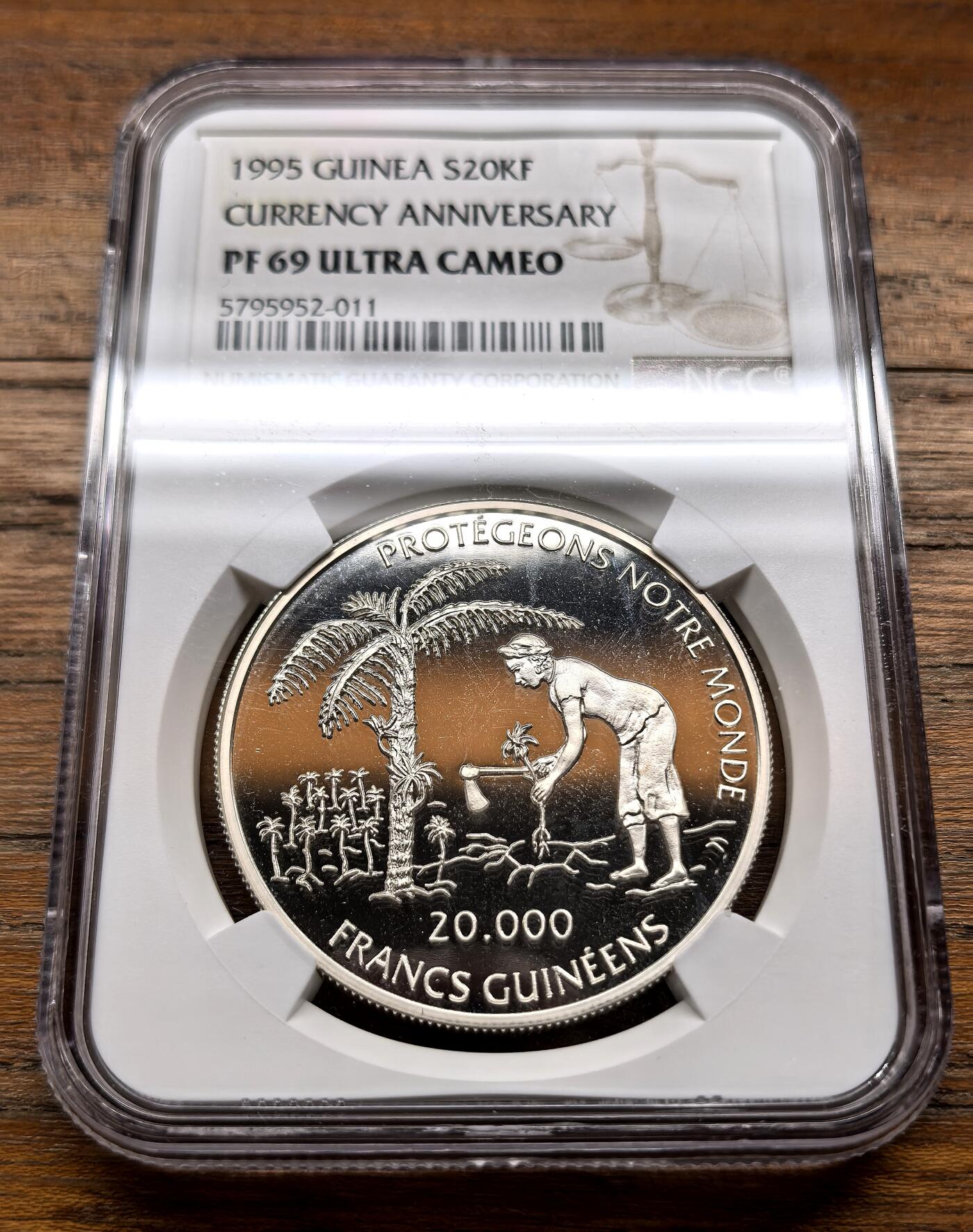 泉海漫舟·凡希社世界钱币微拍第三百十四期 1995几内亚新货币纪念20000法郎大银NGC-PF69UC