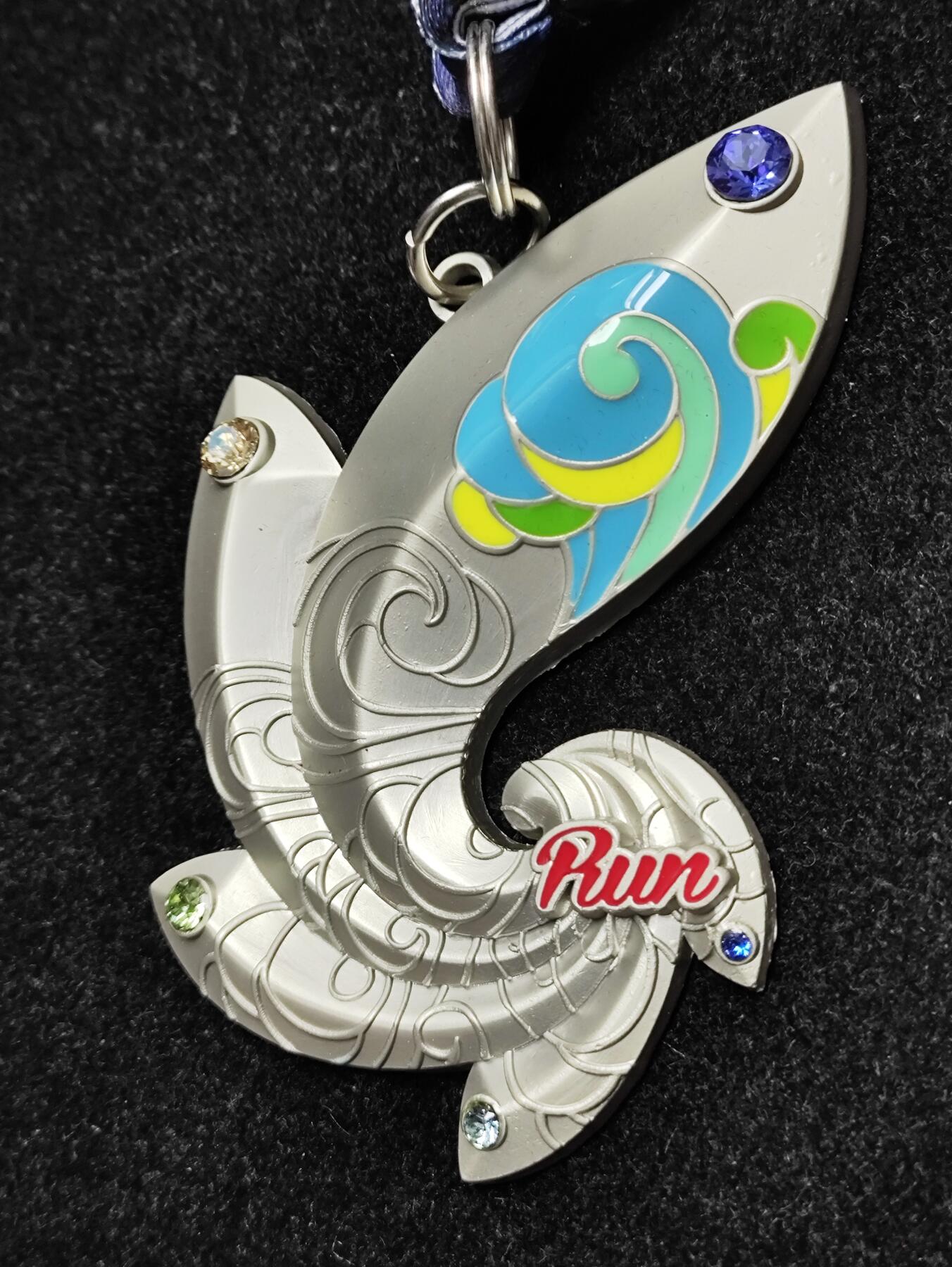 体育马拉松奖牌 悦跑圈大连线上马拉松半马奖牌