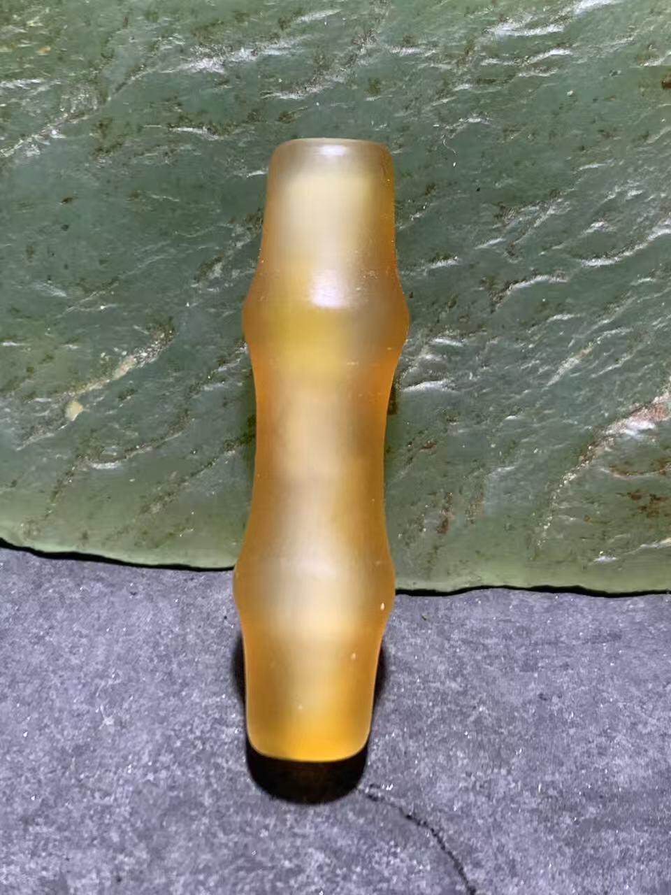 精美缠丝玛瑙竹节桶珠一颗，