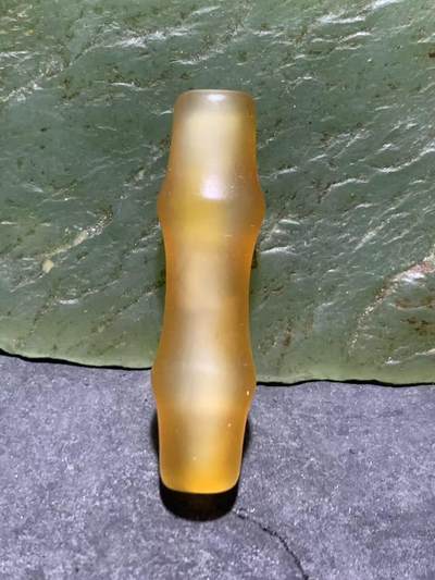 精美缠丝玛瑙竹节桶珠一颗， - 精美缠丝玛瑙竹节桶珠一颗，