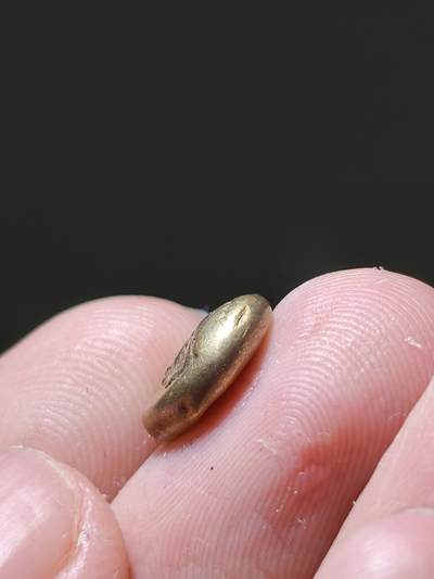 精品金金！古希腊莱斯博斯岛琥珀金赫克特一枚，正面是太阳神阿波罗，背面是长发头像，未确定类型，比较有趣，很可爱的小金豆