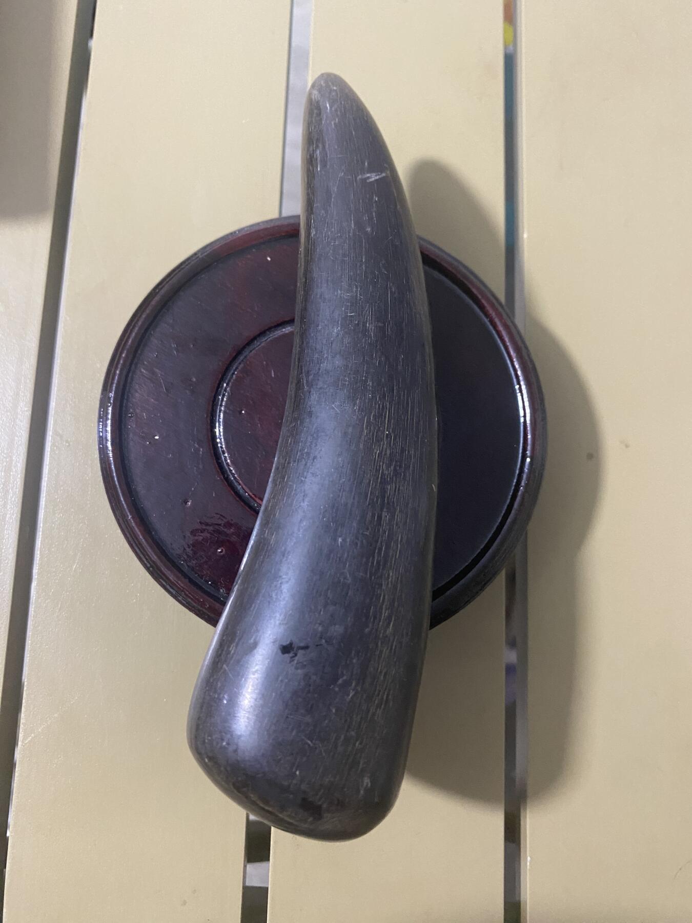 江南站杂件场 牛角手把件