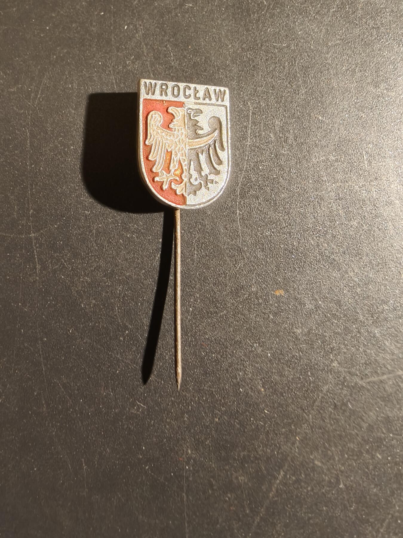 老王徽章第163期 13-15日三场连拍 16日统一发货  13、14日结束后可寄存 波兰弗罗茨瓦夫市徽章