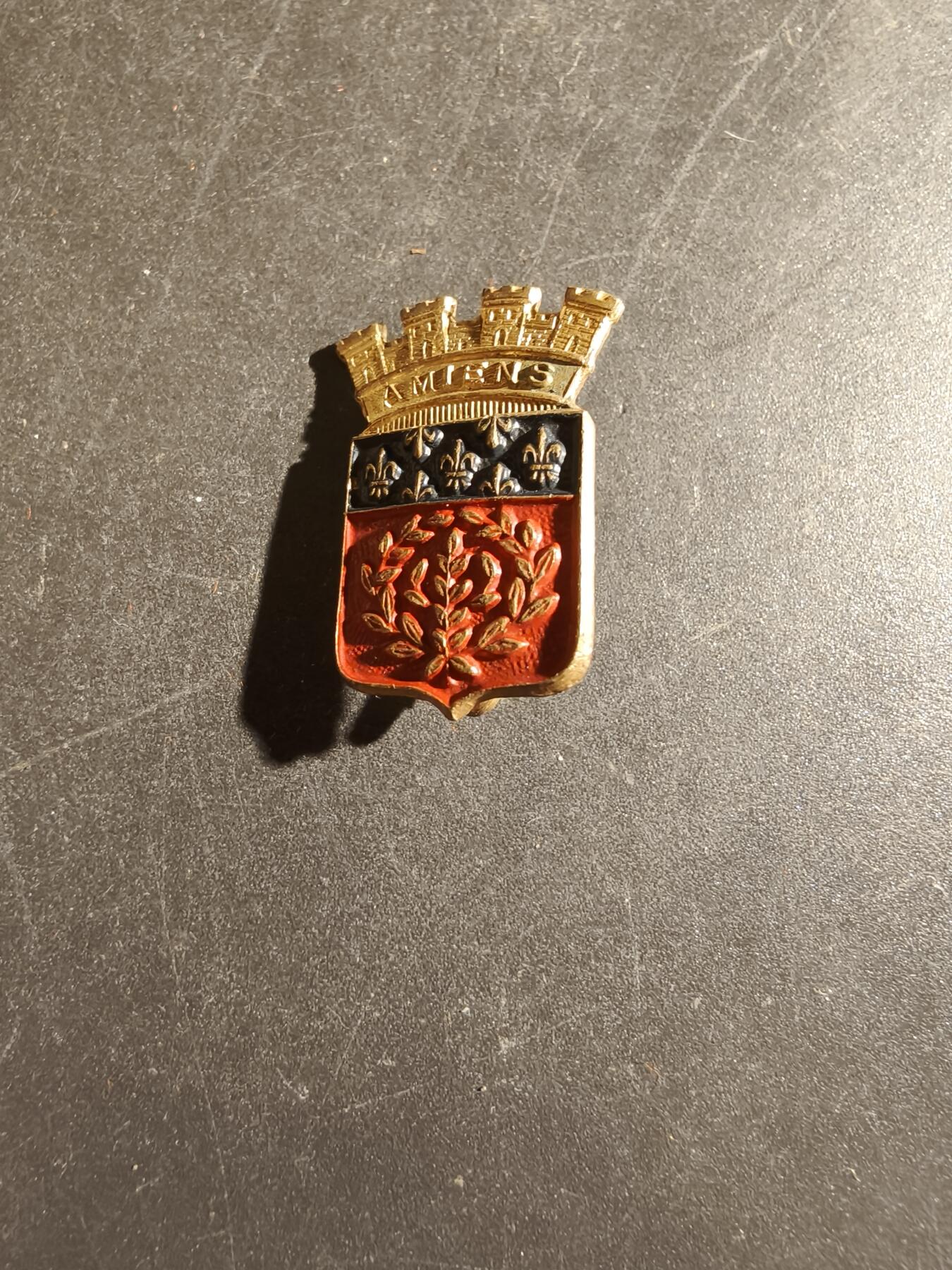 老王徽章第163期 13-15日三场连拍 16日统一发货  13、14日结束后可寄存 法国亚眠市市徽