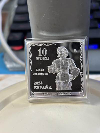 西班牙2024年画家迭戈·贝拉斯克斯名画彩色银币4枚套，31.1/31.1/31.1/168.75克，3枚小的是999银，大的925银，发行500套