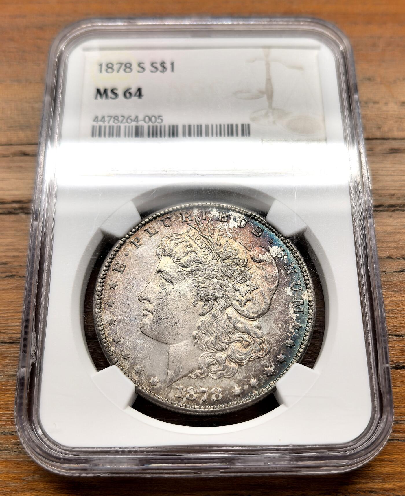 泉海漫舟·凡希社世界钱币微拍第三百十四期 1878S美国摩根壹元NGC-MS64，摩根首年版，五彩浓郁！