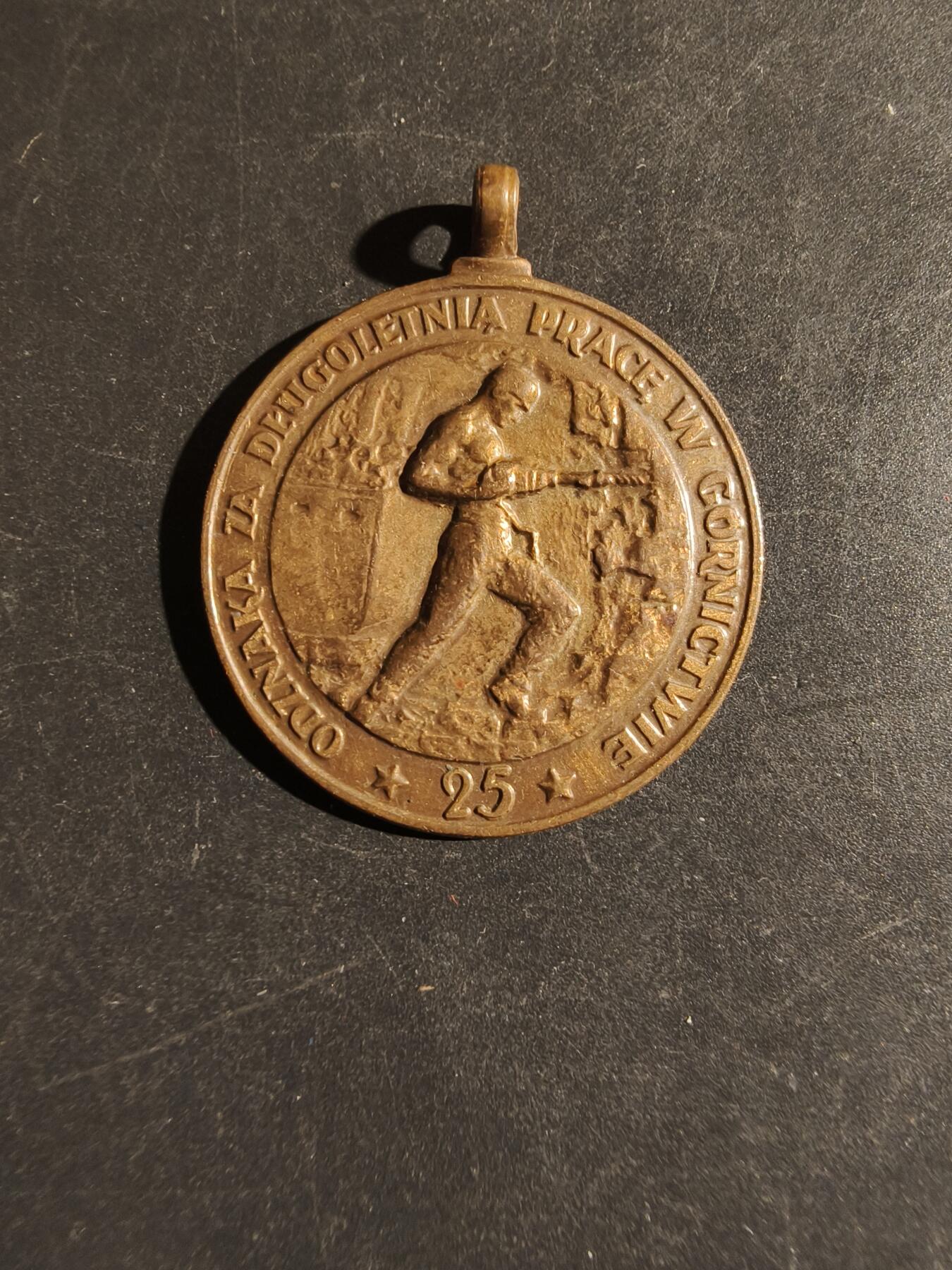 老王徽章第163期 13-15日三场连拍 16日统一发货  13、14日结束后可寄存 波兰25年长期采矿服务奖章