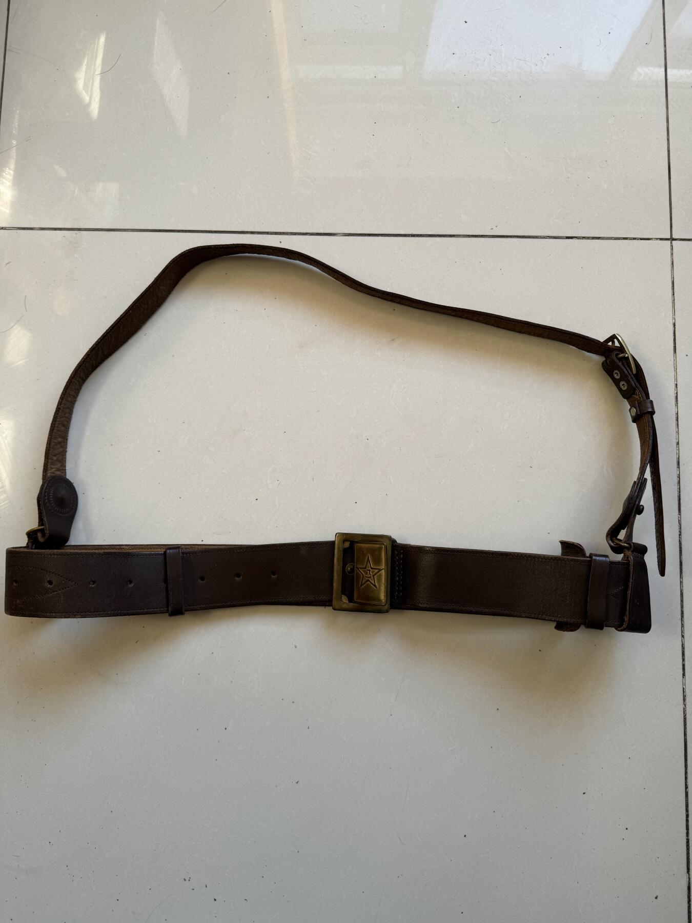 五哥徽章群   15号周六晚上八点4群联拍 腰带