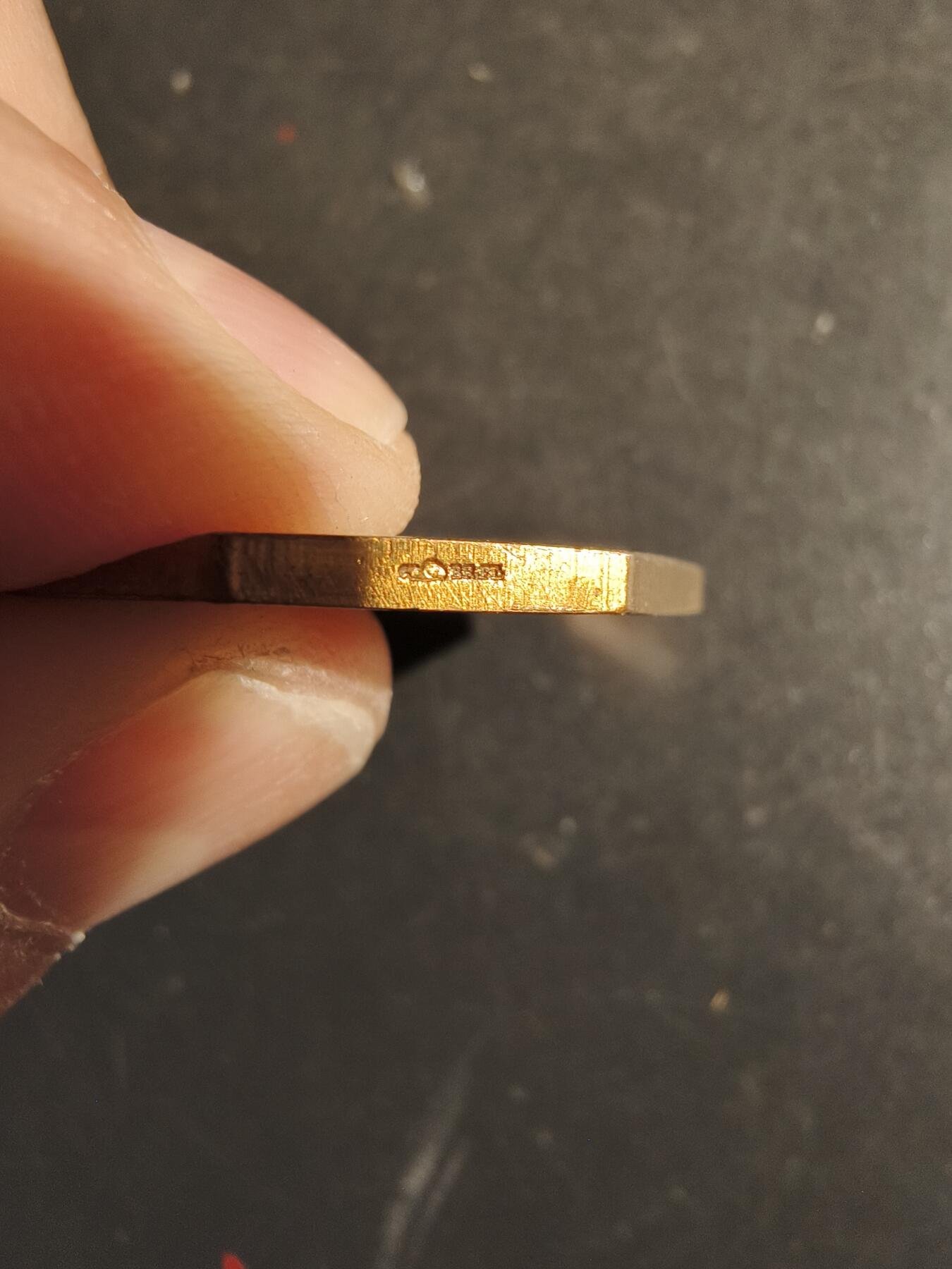 老王徽章第163期 13-15日三场连拍 16日统一发货  13、14日结束后可寄存 法国艺术协会八角铜章    直径30mm.    重量11.8g