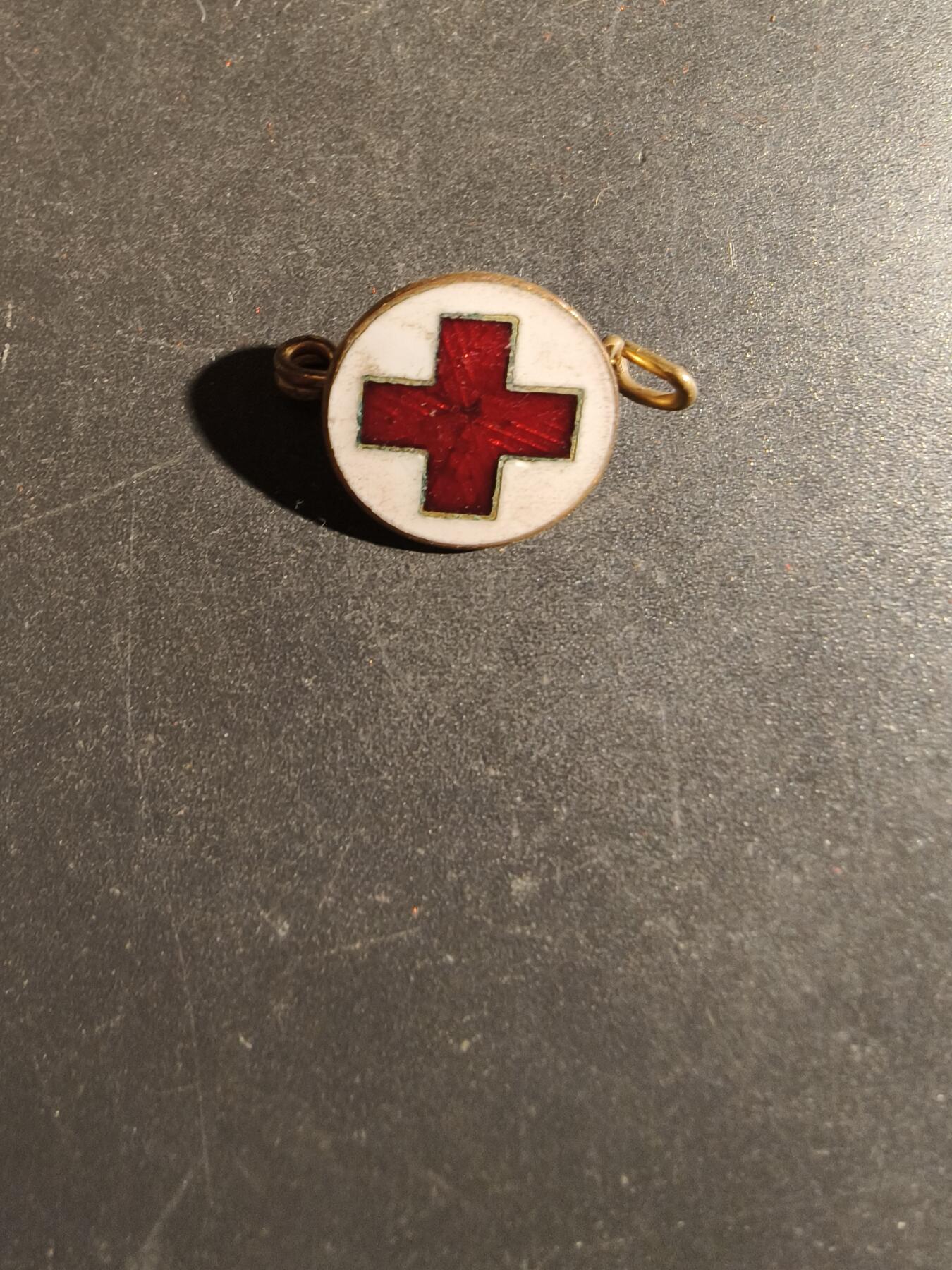 老王徽章第163期 13-15日三场连拍 16日统一发货  13、14日结束后可寄存 丹麦红十字会徽章