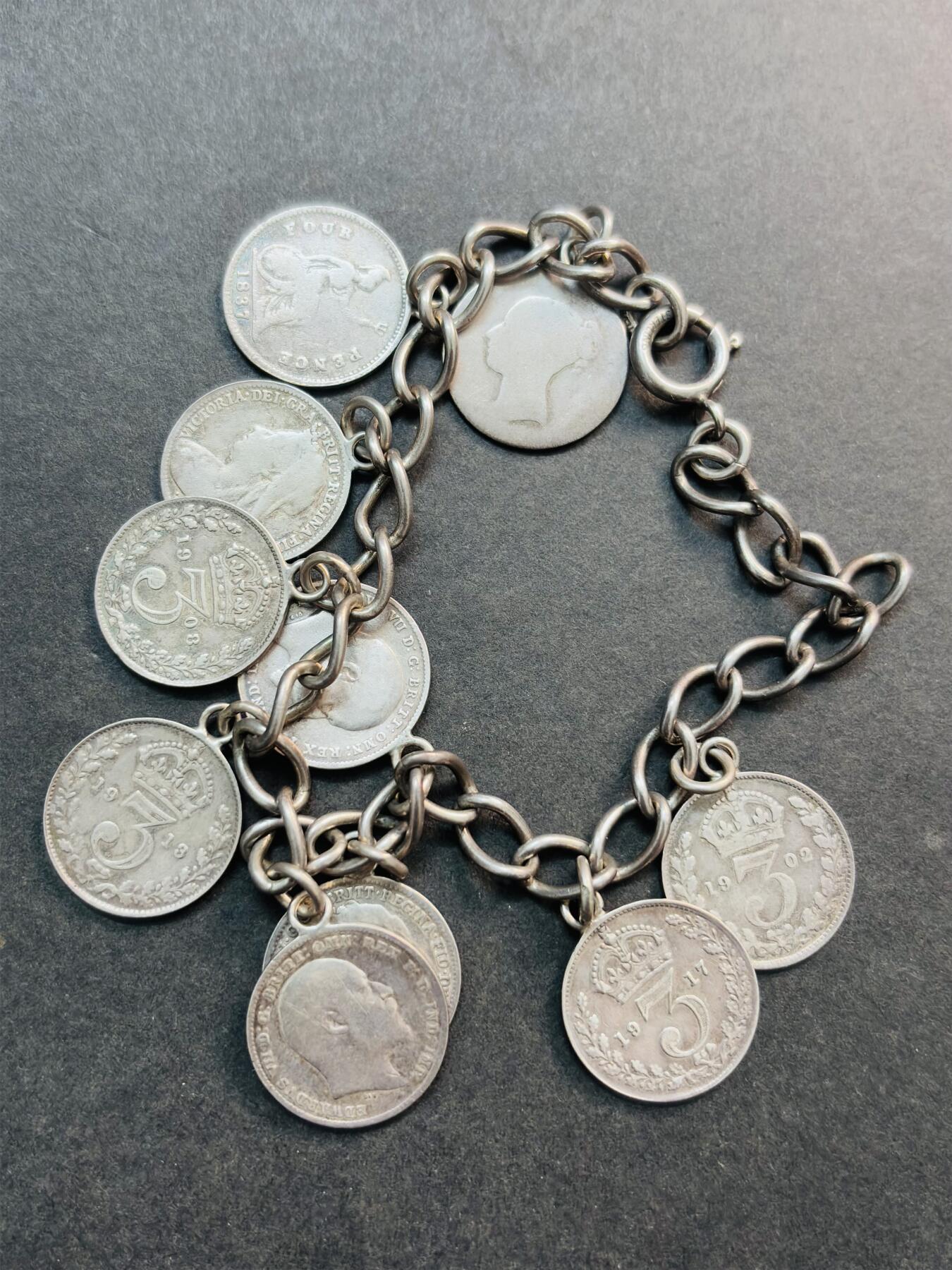 文馨钱币收藏第 281 场，【 长期接收代拍品】银元，银币，套币，纸币专场（本场截拍后休息三天，19 号发货） 少见英国银币手链，威廉四世，维多利亚，爱德华七世，乔治五世，均为 925 高银，链子也是银的，共计 23 克