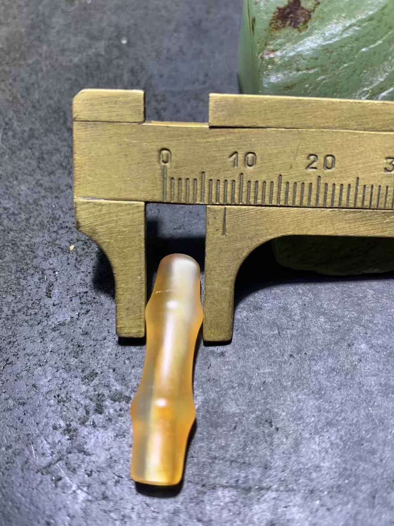 精美缠丝玛瑙竹节桶珠一颗，