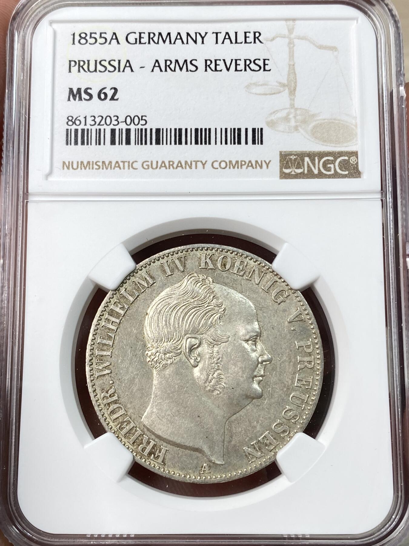 万国钱币拍卖第055期 NGC MS62 1855年德国普鲁士威廉四世流通纹章1泰勒 早期大规格协议泰勒 22.27g  洋葱头纹章款比后期鹰徽少得多 原味轻微镜面收藏级