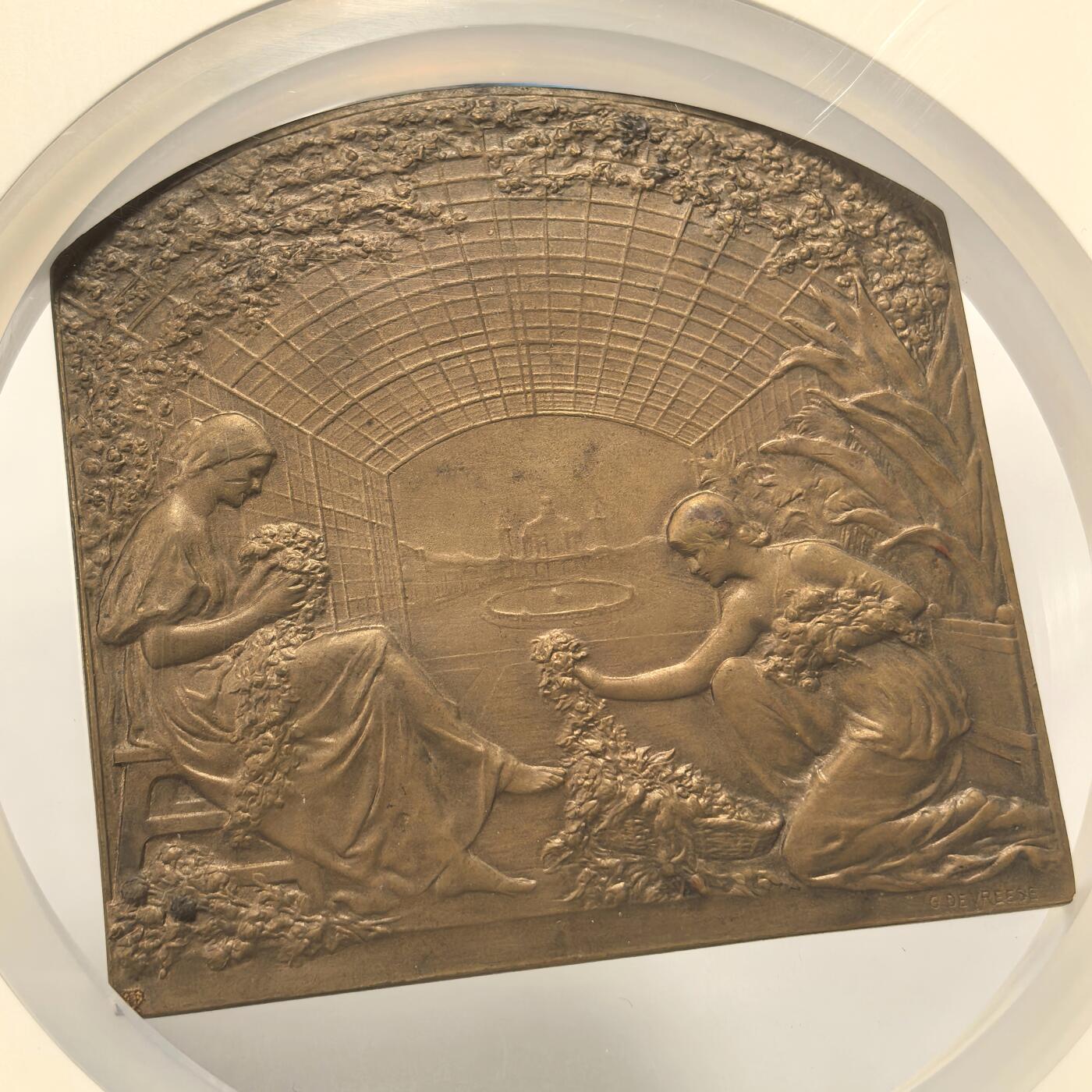 博洋堂世界钱币拍卖第146期（全场包邮） NGC MS64 冠军分！比利时1913年世博会纪念巨大铜章，70MM方拱桥形状特殊款极其少见，正面是女神指引下物阜人丰，背面是比利时王后会见工商农业各界代表，极具亲和力的一款历史叙事大章！