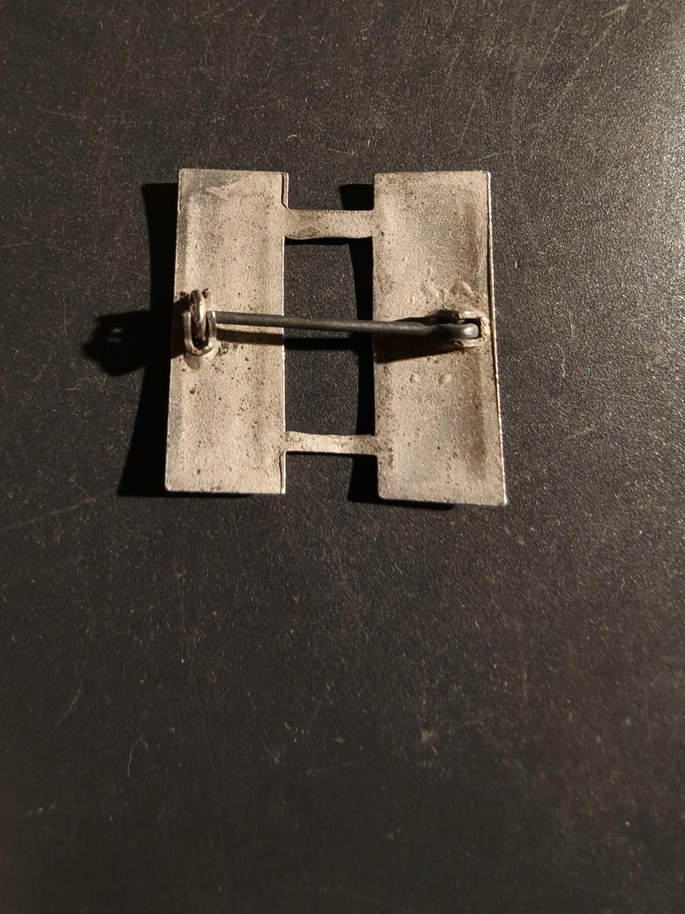 老王徽章第163期 13-15日三场连拍 16日统一发货  13、14日结束后可寄存 美国二战横针版上尉金属军衔