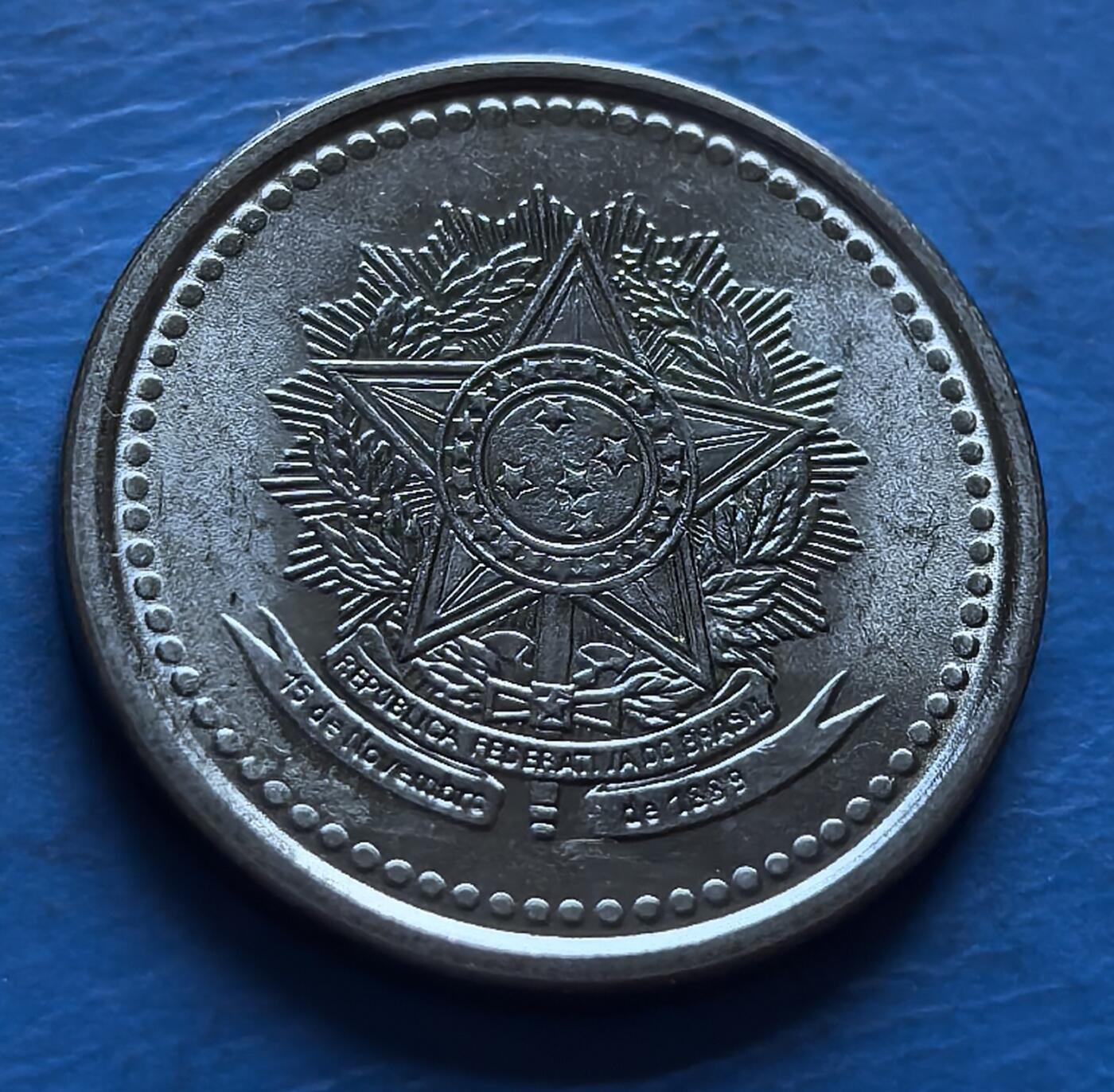 外国优质老铜币银币，周六九点倒数截拍，满百包邮，可寄存半年，喜欢朋友微信扫描二维码可直接参拍