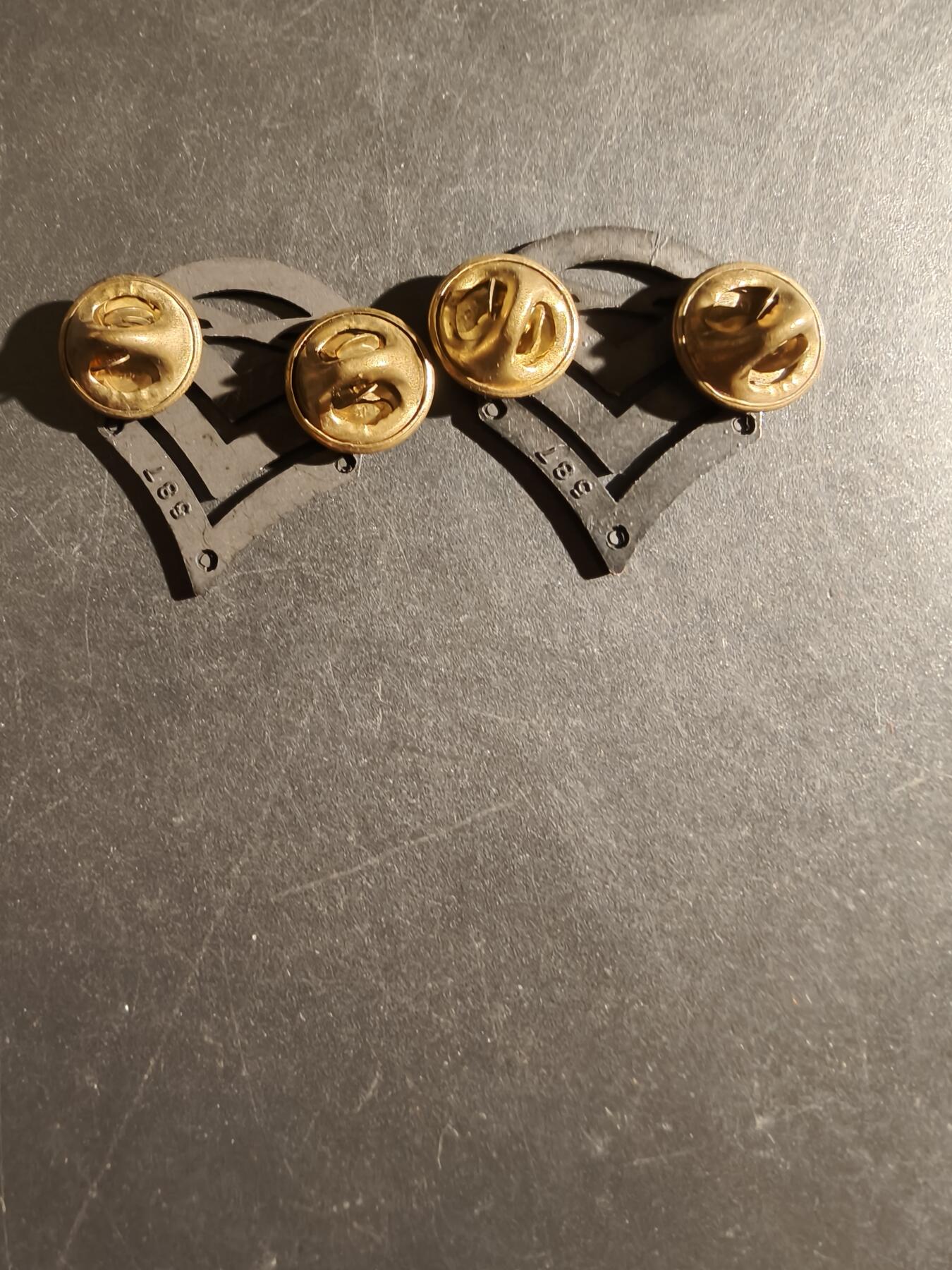 老王徽章第163期 13-15日三场连拍 16日统一发货  13、14日结束后可寄存 美国参谋军士金属军衔一组