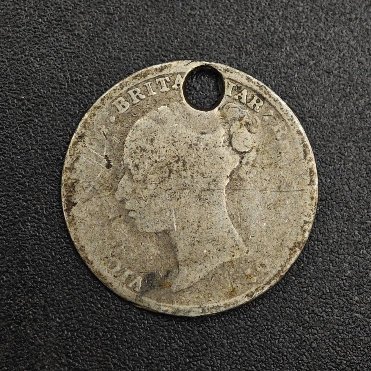 【淘币小摊】实时拍第七百九十六拍   小银币场   满百包邮可预留二周 每周一统一发货   英国1883年维多利亚3便士银币