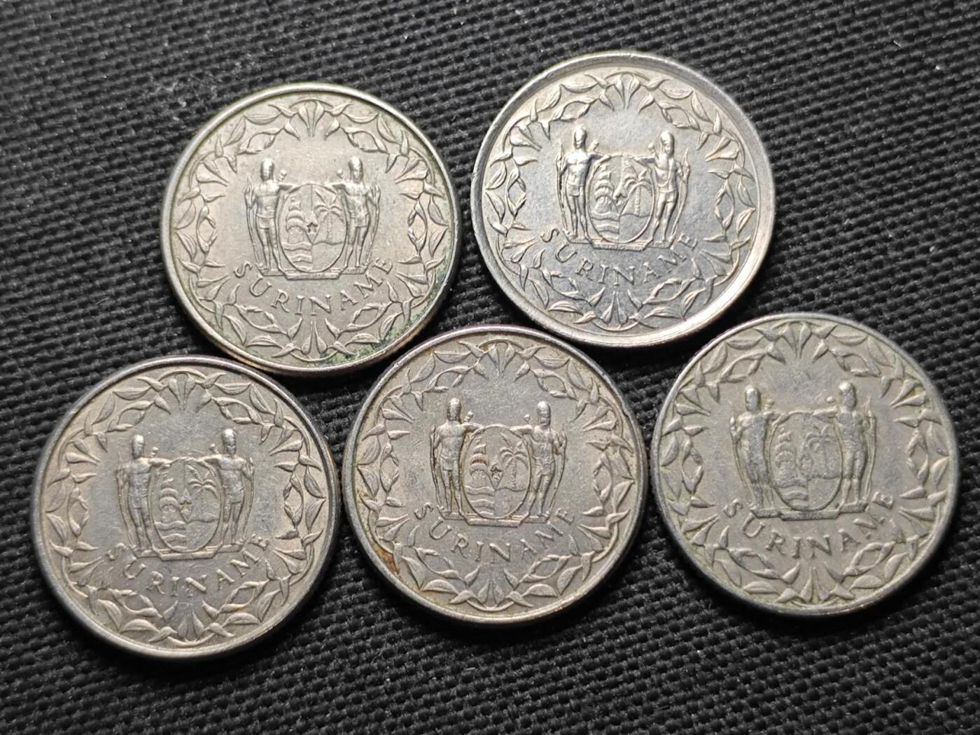 KK钱币收藏小铺  第370场  2月预留时间 周末发货  苏里南25分一组5枚