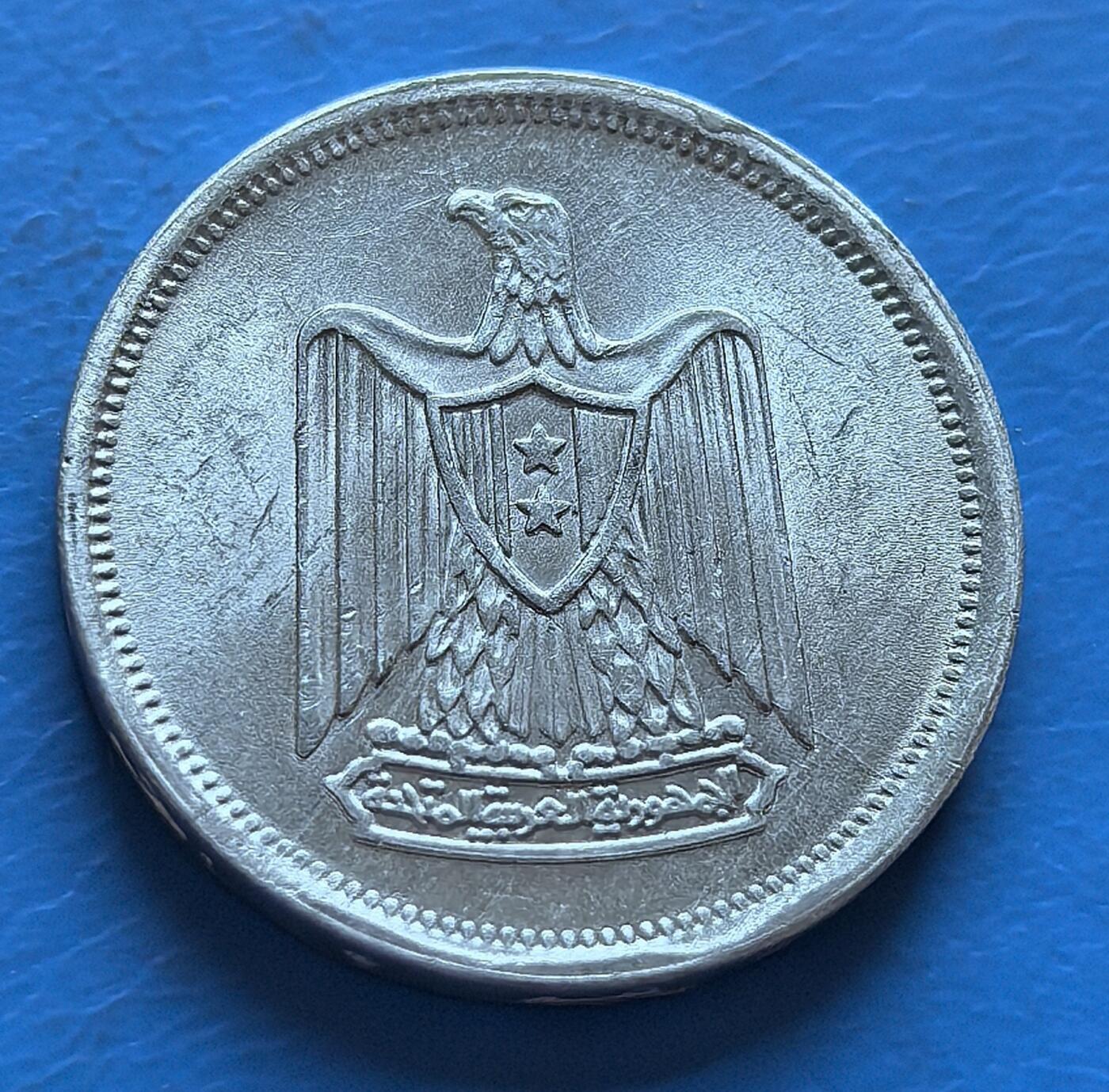 外国优质老铜币银币，周六九点倒数截拍，满百包邮，可寄存半年，喜欢朋友微信扫描二维码可直接参拍