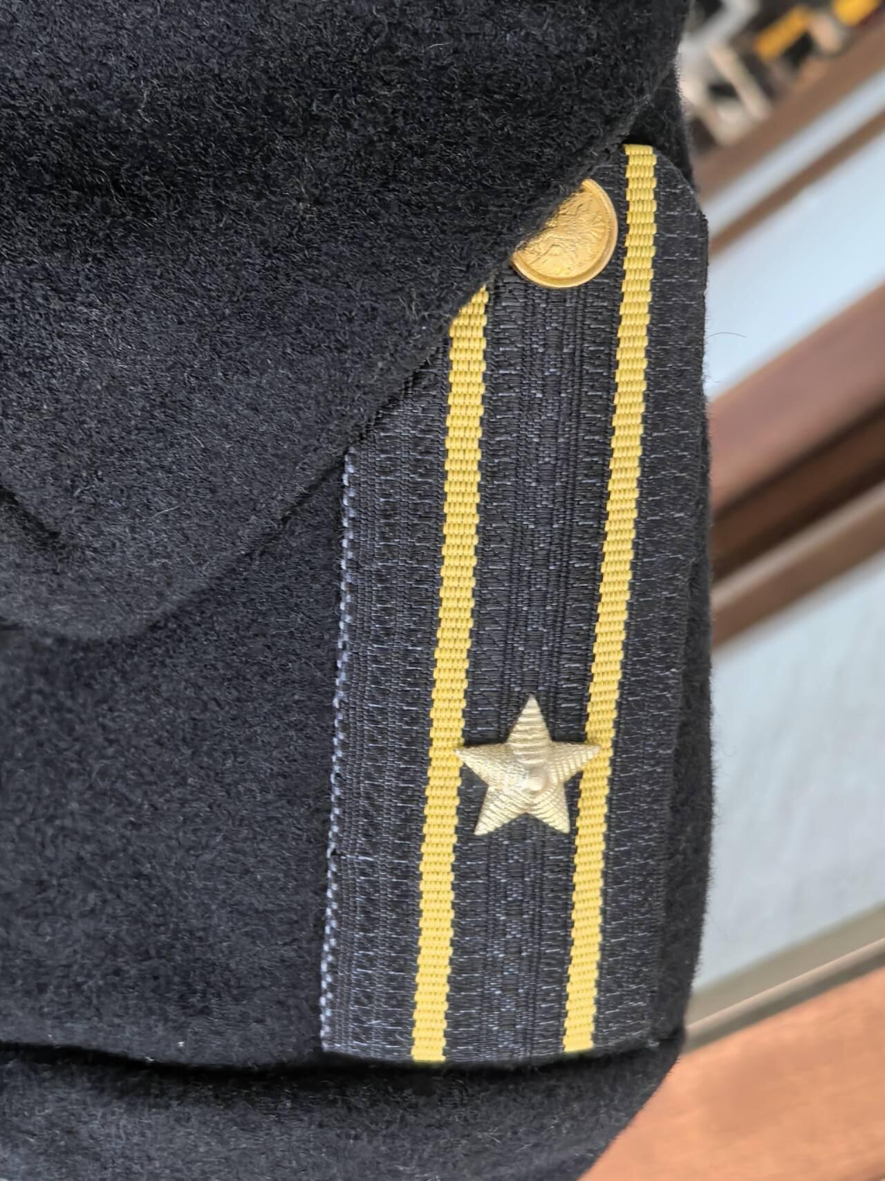 小驴勋章奖章收藏11月15日周六晚五点拍卖（珍爱和平，收藏战争，铭记历史，勿忘国耻，忠党爱国。有偿代拍，送拍规则在简介最后，参拍须阅读规则后再参拍，关系到运费包装发货时效真假辨别等关键信息，拍卖时不再发原图，看大图店主微信码在拍卖店铺介绍里）