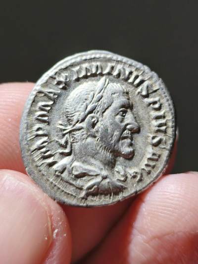 星盘世界钱币十一月二十二日古典币精品专场 - 极美！马克西米努斯一世（公元235-238年）银币第纳里罗马打制，公元235-236年  正面：铭文“IMP MAXIMINVS PIVS AVG”（译为“最高统帅·马克西米努斯·虔敬者·奥古斯都”）；