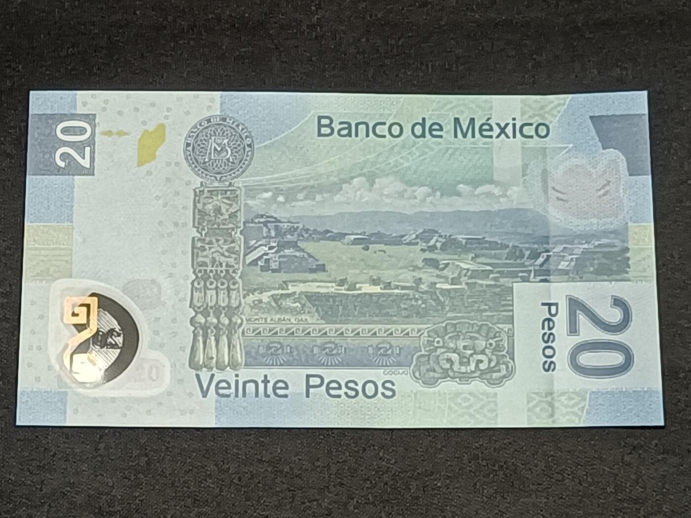 【游宝拍卖】乙巳蛇年86期  墨西哥-20比索【2010年 Z补号冠 近新AU- 折痕】