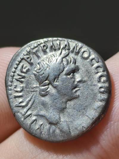 星盘世界钱币十一月二十二日古典币精品专场 - 稀少名誉！ 罗马帝国-图拉真双琴第纳里/德拉克马银币 约公元98-99年 特版双琴+猫头鹰图案 吕底亚城市特制 不容错过