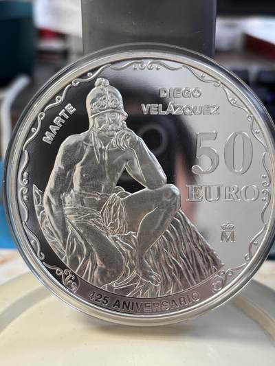 西班牙2024年画家迭戈·贝拉斯克斯名画彩色银币4枚套，31.1/31.1/31.1/168.75克，3枚小的是999银，大的925银，发行500套